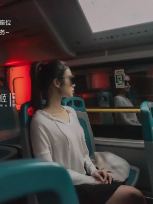 [深夜企划] 理万姬 - 公交车上自慰_005