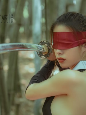 [深夜企划] 理万姬 - 女武士竹林露出×放尿解禁_008