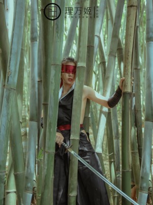 [深夜企划] 理万姬 - 女武士竹林露出×放尿解禁_011