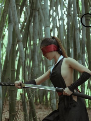 [深夜企划] 理万姬 - 女武士竹林露出×放尿解禁_004