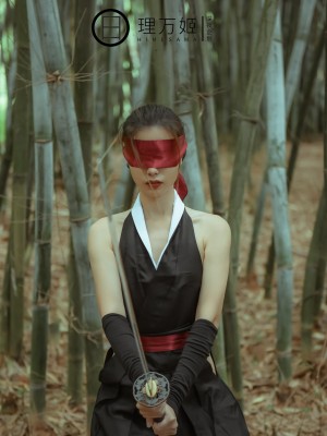 [深夜企划] 理万姬 - 女武士竹林露出×放尿解禁_005