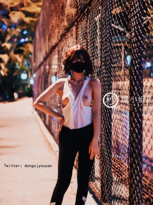 [深夜企划] 懂小姐 - 公园真空跑步_032