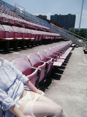 苏苏小公主酱 - 操场白色蓝裙_029