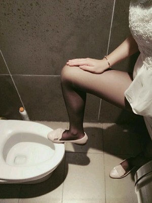 苏苏小公主酱 - 学校男厕_05