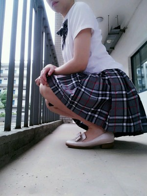 苏苏小公主酱 - 学校学生服露出_013