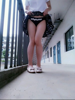 苏苏小公主酱 - 学校学生服露出_015