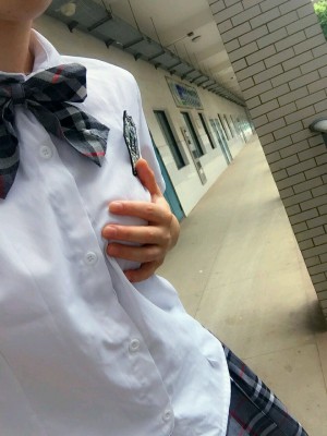 苏苏小公主酱 - 学校学生服露出_024