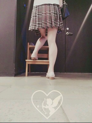 苏苏小公主酱 - 学校学生服露出_027