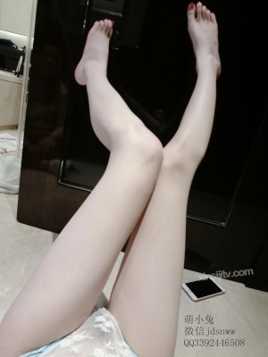 萌兰酱(萌小兔 草莓味兰兰)&nbsp;&nbsp;- 房间爬行_031