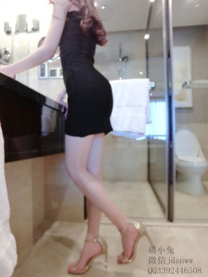 萌兰酱(萌小兔 草莓味兰兰) - 性感包臀裙_045