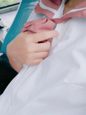 千岁娇 - 公交车露出_017