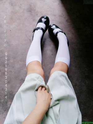 千岁娇 - 旧楼道露出_008