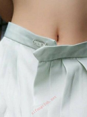 千岁娇 - 旧楼道露出_011