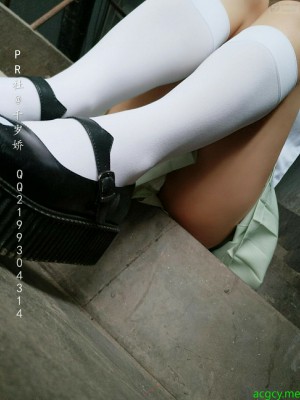 千岁娇 - 旧楼道露出_015