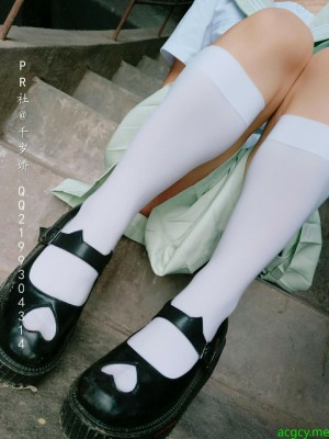 千岁娇 - 旧楼道露出_018