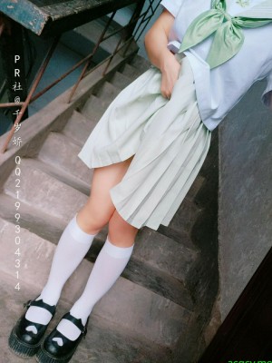 千岁娇 - 旧楼道露出_023