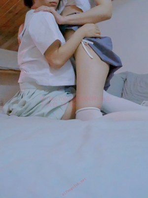 邪魔暖暖 & 千岁娇 & 软软趴在床单上 - 3P初体验_44