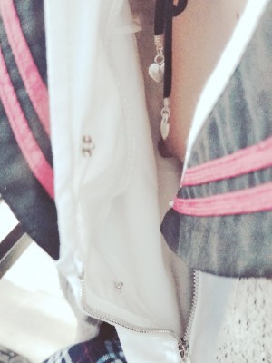 安久奈白 - 教室露出_002