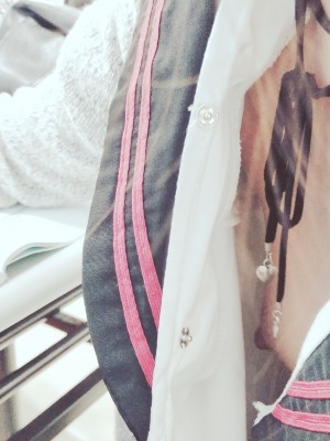 安久奈白 - 教室露出_003