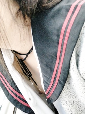 安久奈白 - 教室露出_004