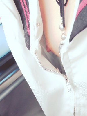 安久奈白 - 教室露出_050