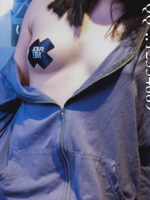 三寸萝莉 - 公交车黑丝_0010