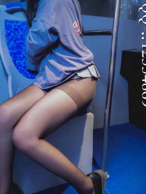 三寸萝莉 - 公交车黑丝_0013