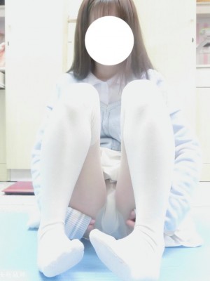 少女枪械师 - 蓝色毛衣_004