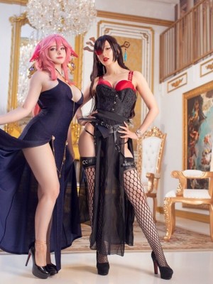 Mikomi Hokina & Yuzu Pyon – Yae Miko Dress & Beidou Dress