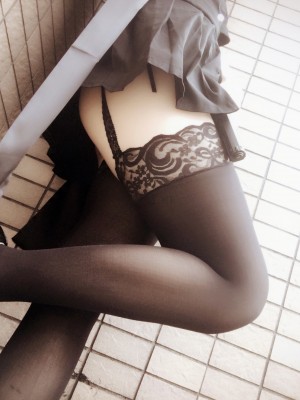 JK邪魔暖暖 - 吊带黑丝_011