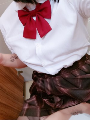 三寸萝莉 - 男厕肉丝_003