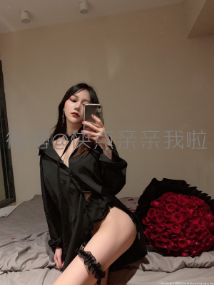 快点亲亲我吖 - 黑色短裙_017