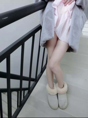 萌兰酱(萌小兔 草莓味兰兰) -&nbsp;&nbsp;双人楼道露出_043