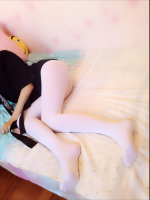 原来是茜公举殿下 - 穿上白丝_004