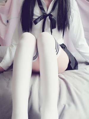 千舞樱落 - 白衫白袜_004