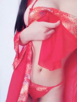 千舞樱落 - 新娘红装_005