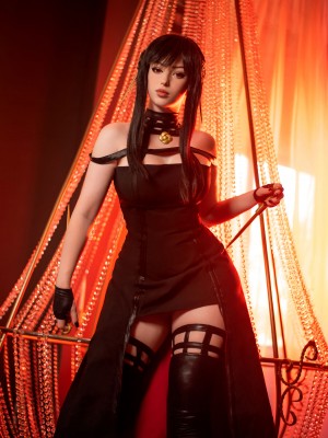 Lady Melamori - Yor Forger_06