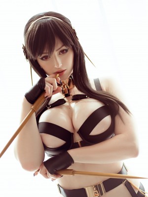 Lady Melamori - Yor Forger_26