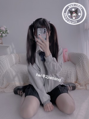 二阶堂(宅绘子) - 灰色外套_002