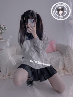 二阶堂(宅绘子) - 灰色外套_004