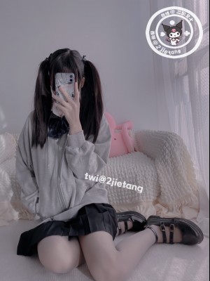 二阶堂(宅绘子) - 灰色外套_005