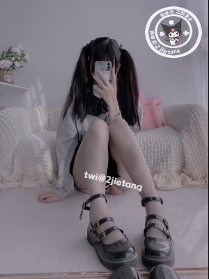 二阶堂(宅绘子) - 灰色外套_009