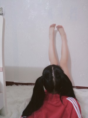 沈娇娇(甜美小娇妾) - 七三款红色运动服_006