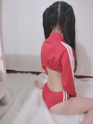 沈娇娇(甜美小娇妾) - 七三款红色运动服_019