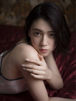 三吉彩花 - Beyond the Sky_32P