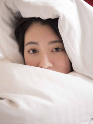 三吉彩花 - Beyond the Sky_38P