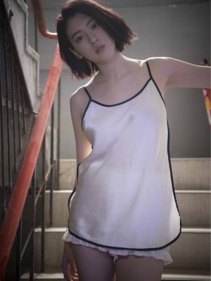 三吉彩花 - Beyond the Sky_45P