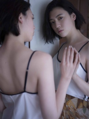三吉彩花 - Beyond the Sky_51P