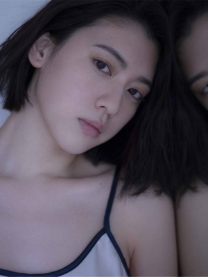 三吉彩花 - Beyond the Sky_53P