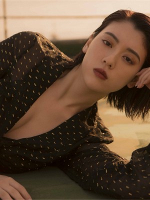 三吉彩花 - Beyond the Sky_54P